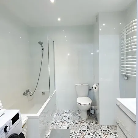 Lumina Cozy Apartment Platinum Tower Appartamento