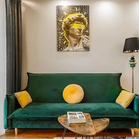 Lumina Cozy Apartment Platinum Tower