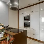 Lumina Cozy Platinum Tower Apartment Warsaw
